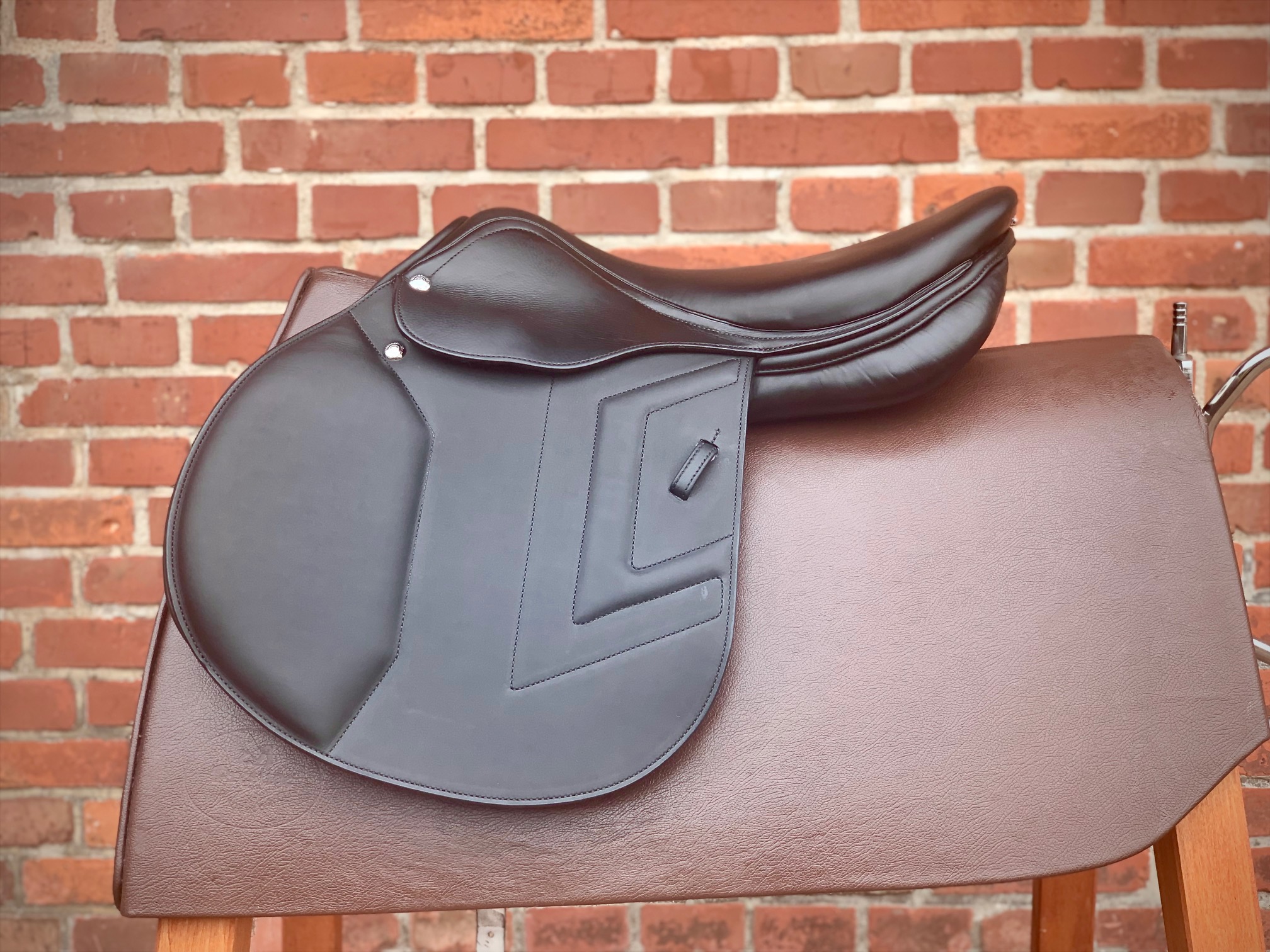 Brugt Renaissance F1 D springsadel 17/35 med LC kapper og uldpanel. Bred bom. - Billede 5